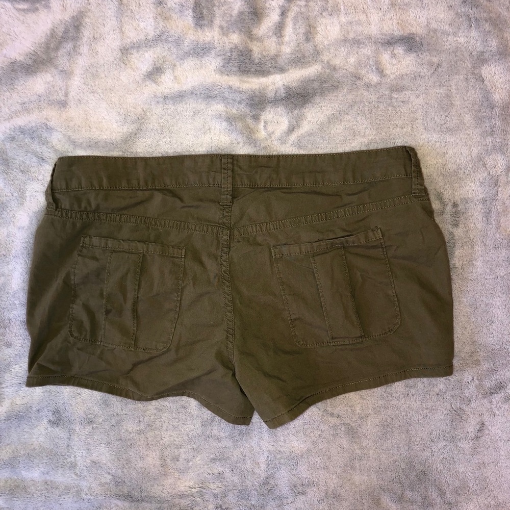 Shorts - Picture 2 of 3